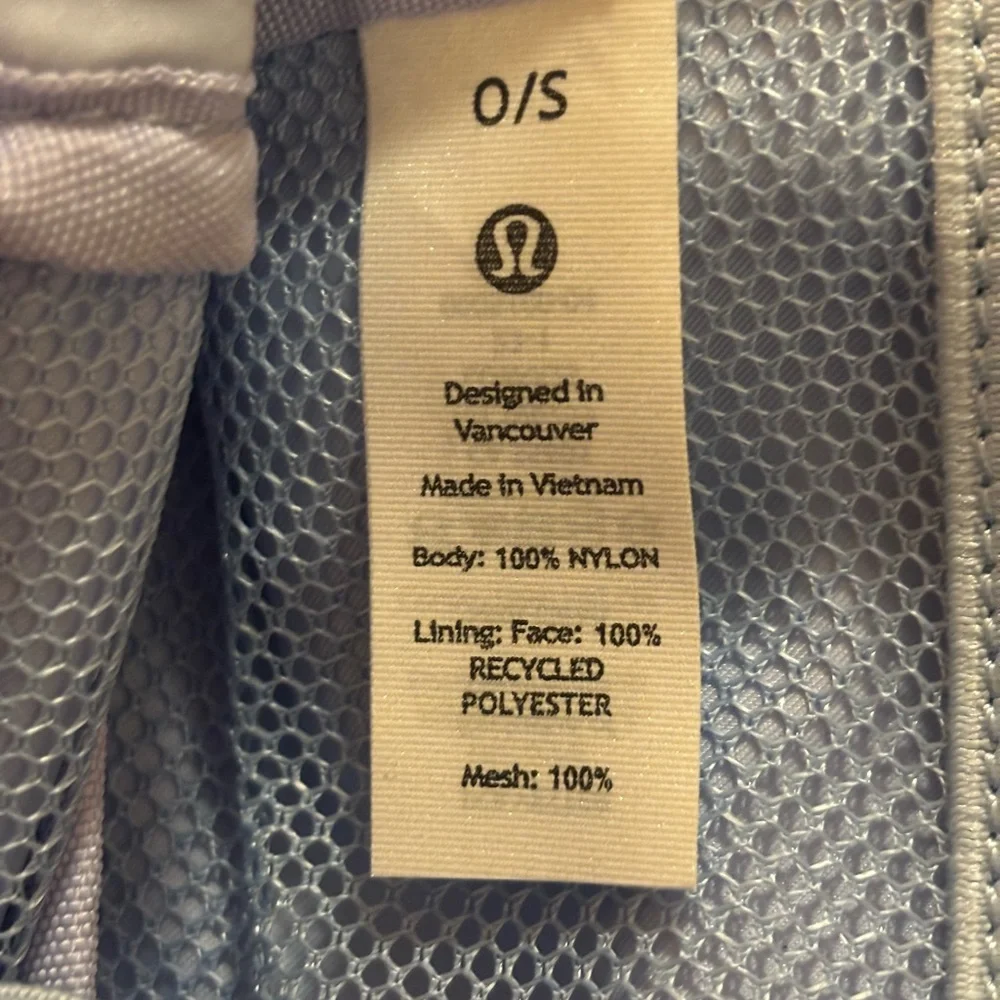 Lululemon Everywhere Belt Bag 1L Pastel Blue Gold Hardware Gold Strap NWT - Picture 11 of 14